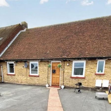 4 Bedroom Property Which Sleeps 8 Very Close To The Harry Potter Studio And Watford Junction Exterior foto