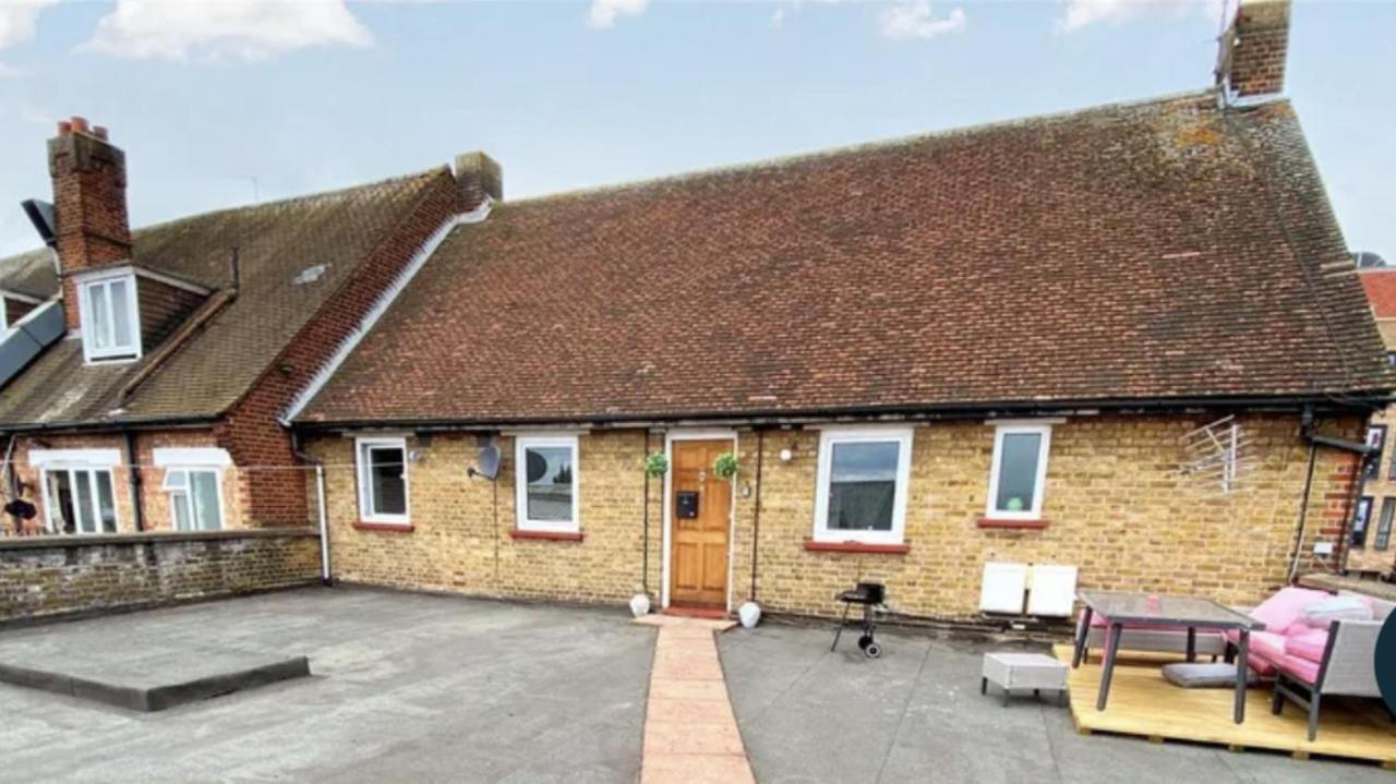 4 Bedroom Property Which Sleeps 8 Very Close To The Harry Potter Studio And Watford Junction Exterior foto